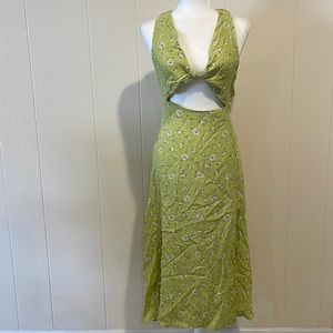 Green flower dress with slid on right side
